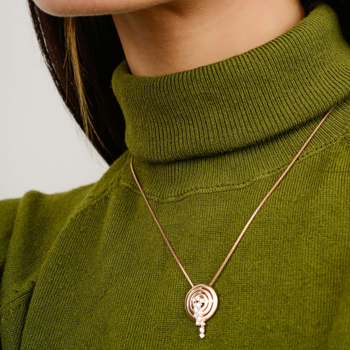 Rose gold Spiral Circle Pendant with Earrings