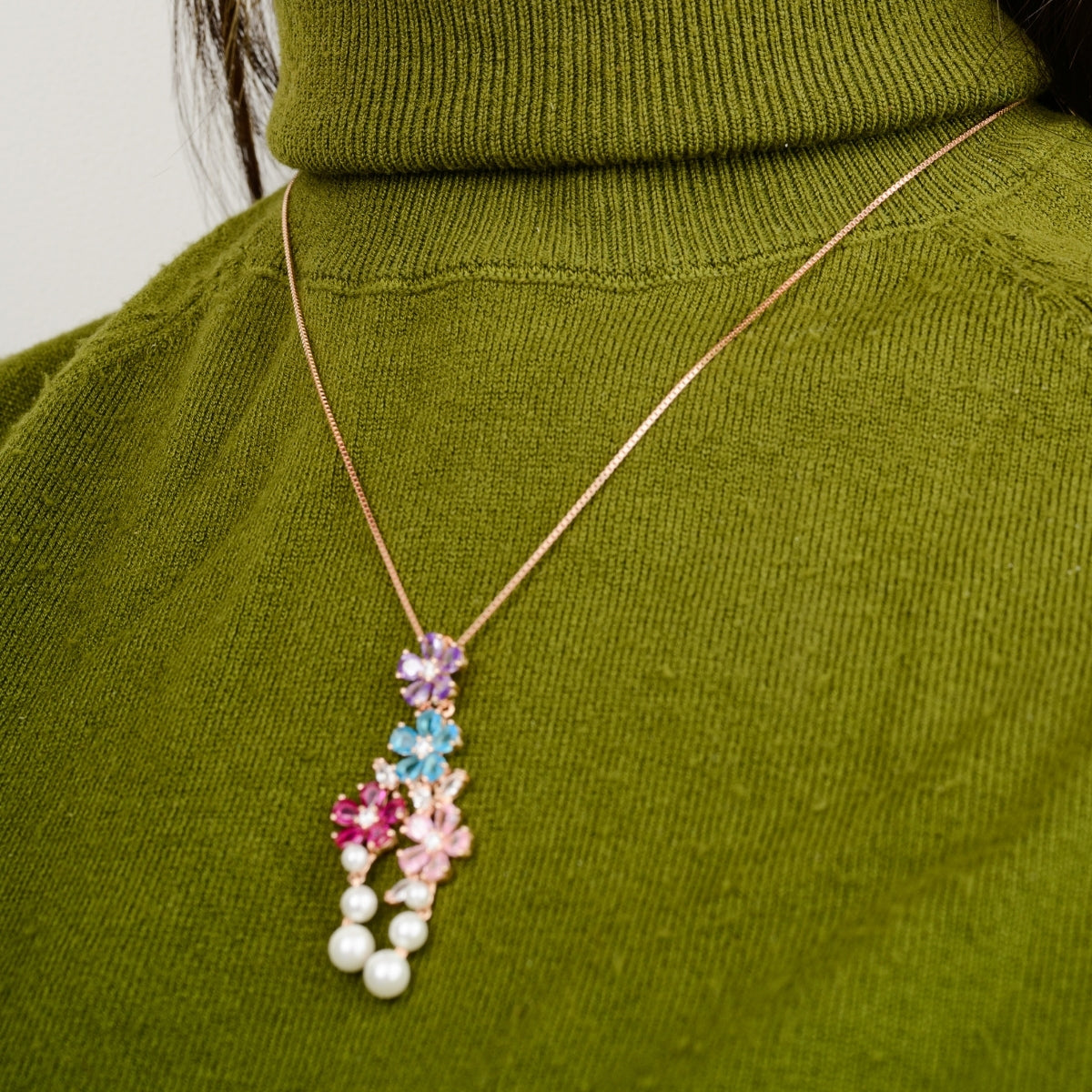 925 Silver Sparkling Pearl Floral Necklace Set with Matching Earrings