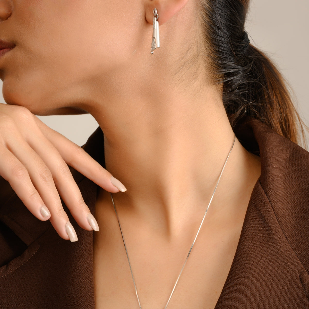 Antique Cricket Trophy Pattern Silver Pendant with Earrings