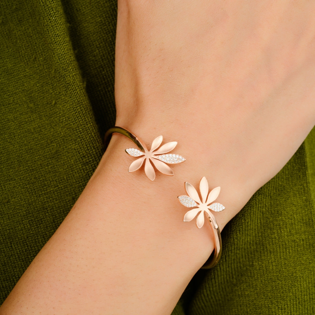 Delicate Leaf Pattern Open Bangle / Kada for Women