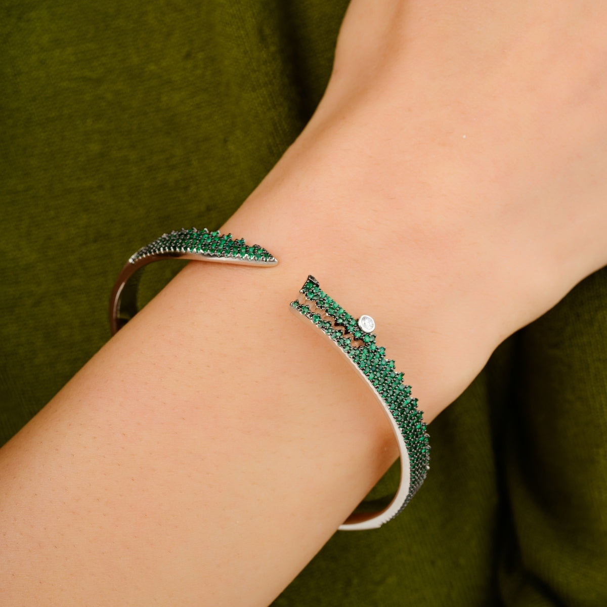 Elegant Green Crocodile Silver Bangle / Bracelet for Women