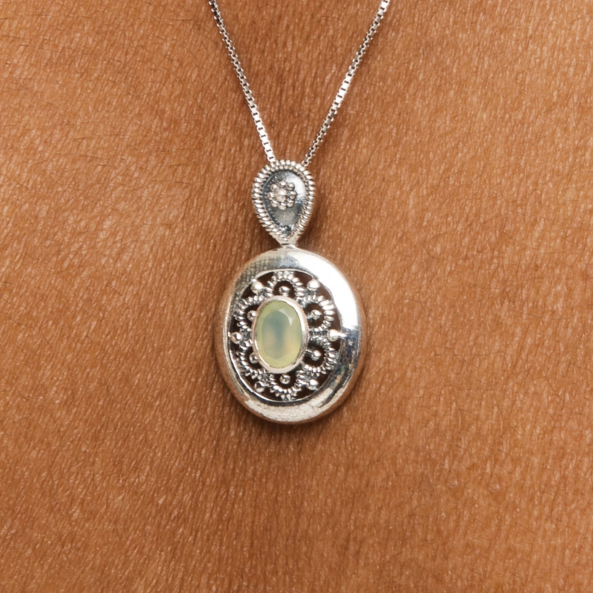 Elegant Round Oval Pendant Charm for Women