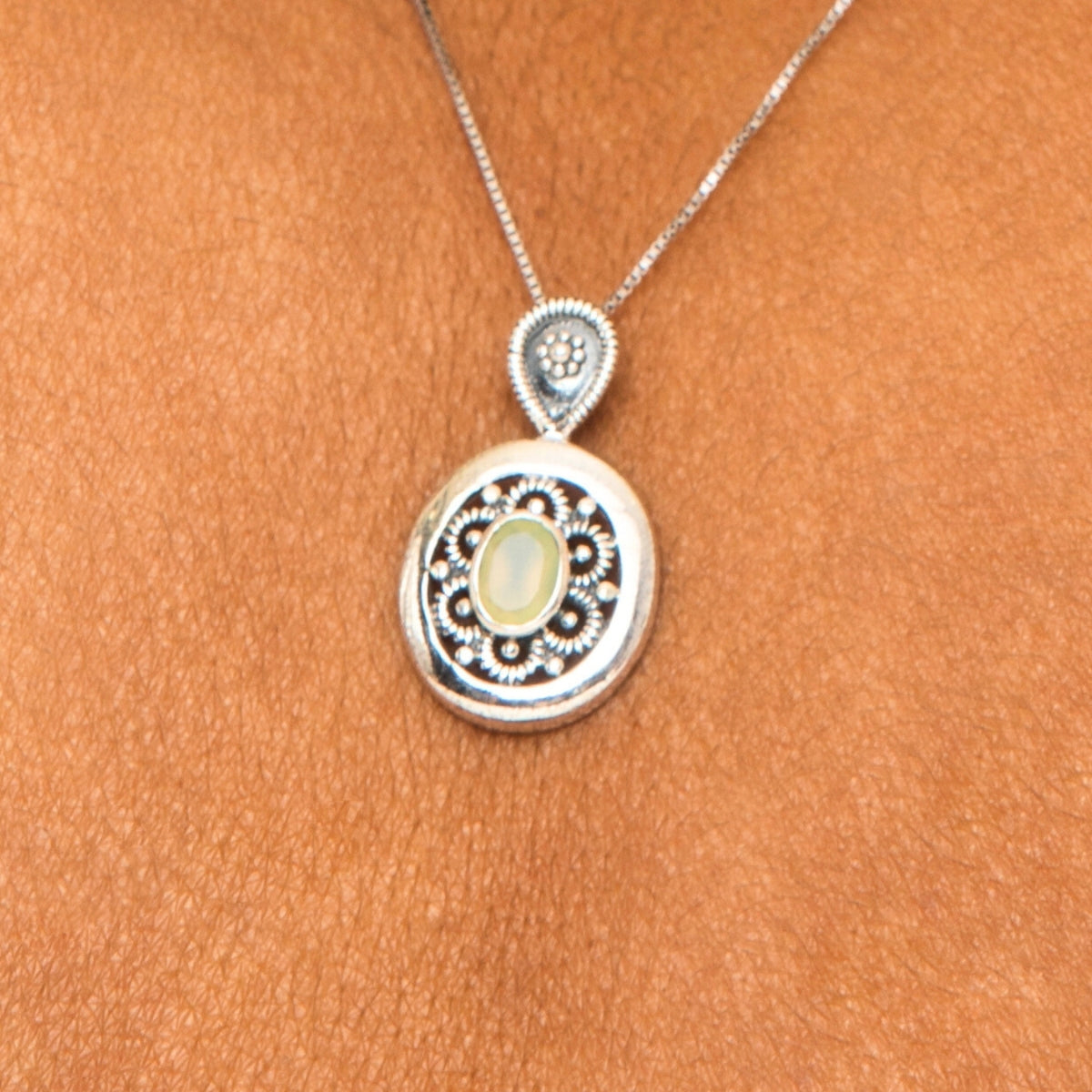 Elegant Round Oval Pendant Charm for Women