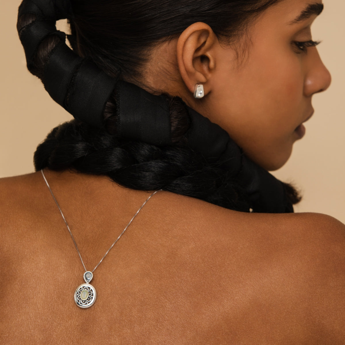 Elegant Round Oval Pendant Charm for Women