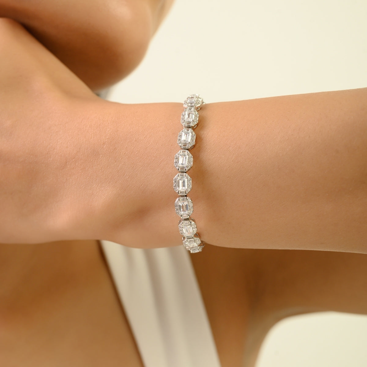 925 Sterling Silver Brilliant Round White CZ Halo Tennis Bracelet