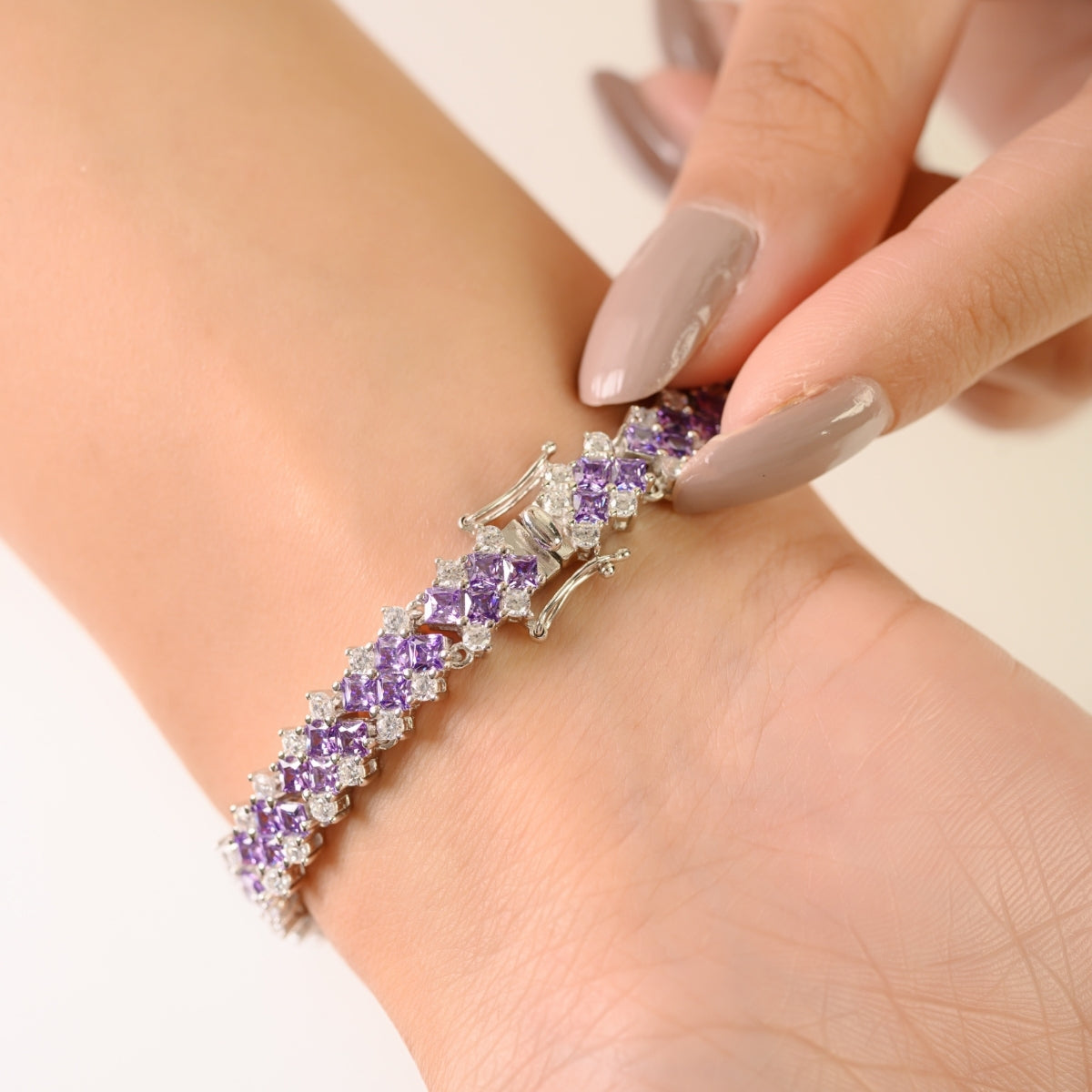 925 Sterling Silver Brilliant Round White and Purple CZ Tennis Bracelet