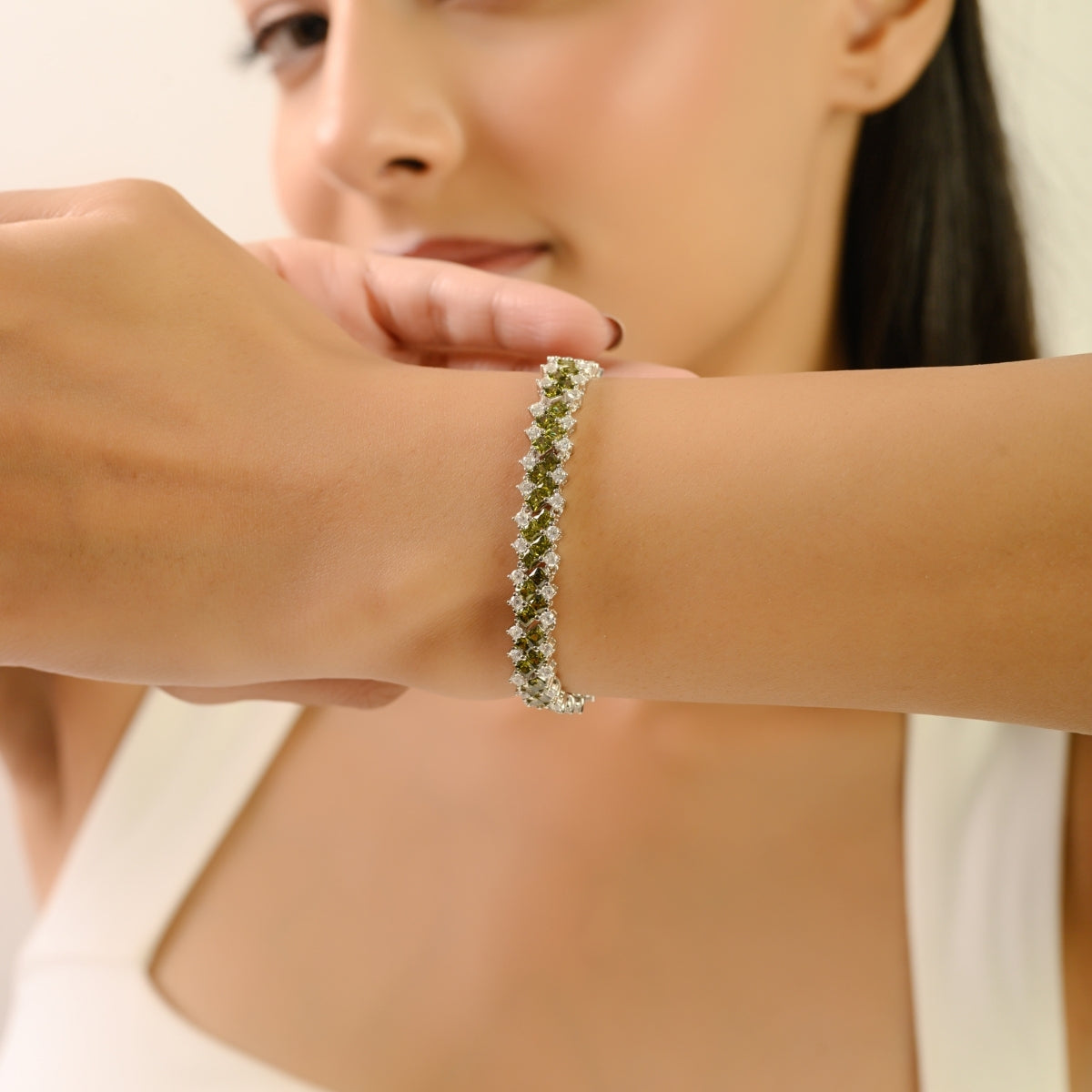 925 Sterling Silver Brilliant Round White and Green CZ Tennis Bracelet