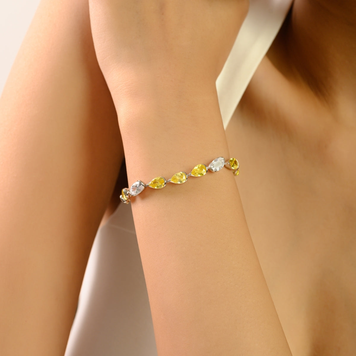 925 Sterling Silver Brilliant Uneven White and Yellow CZ Tennis Bracelet