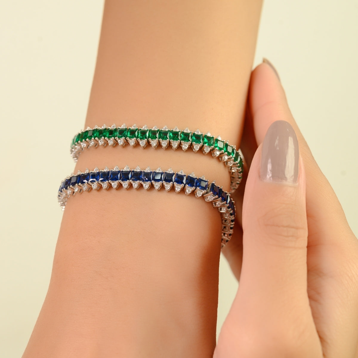 Exquisite Silver Bracelet Featuring Green and White Cubic Zirconia