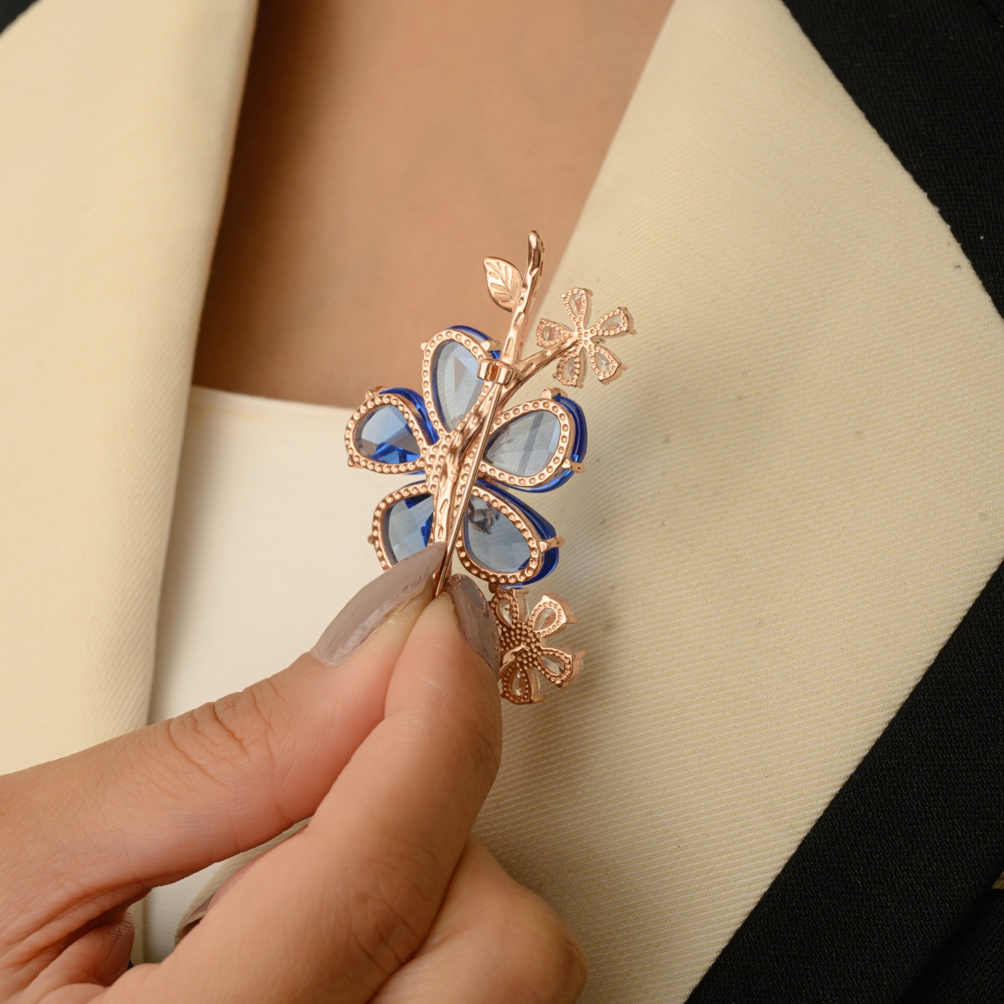 Rose Gold Flower Badge Brooch Pin in 925 Silver