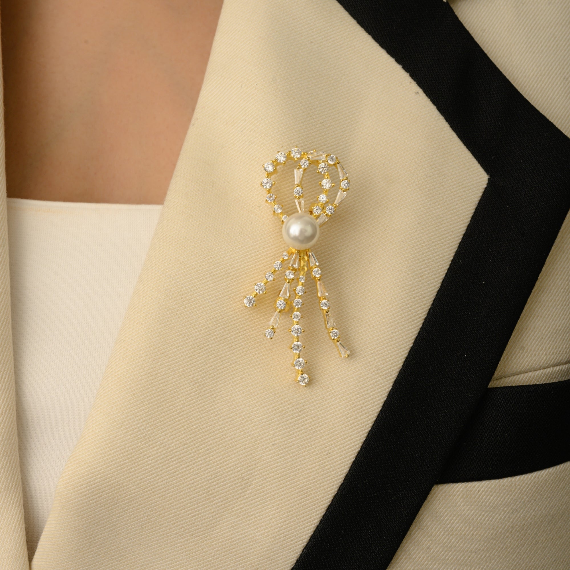 Yellow Gold Pearl Brooch with Dangling CZ Diamonds