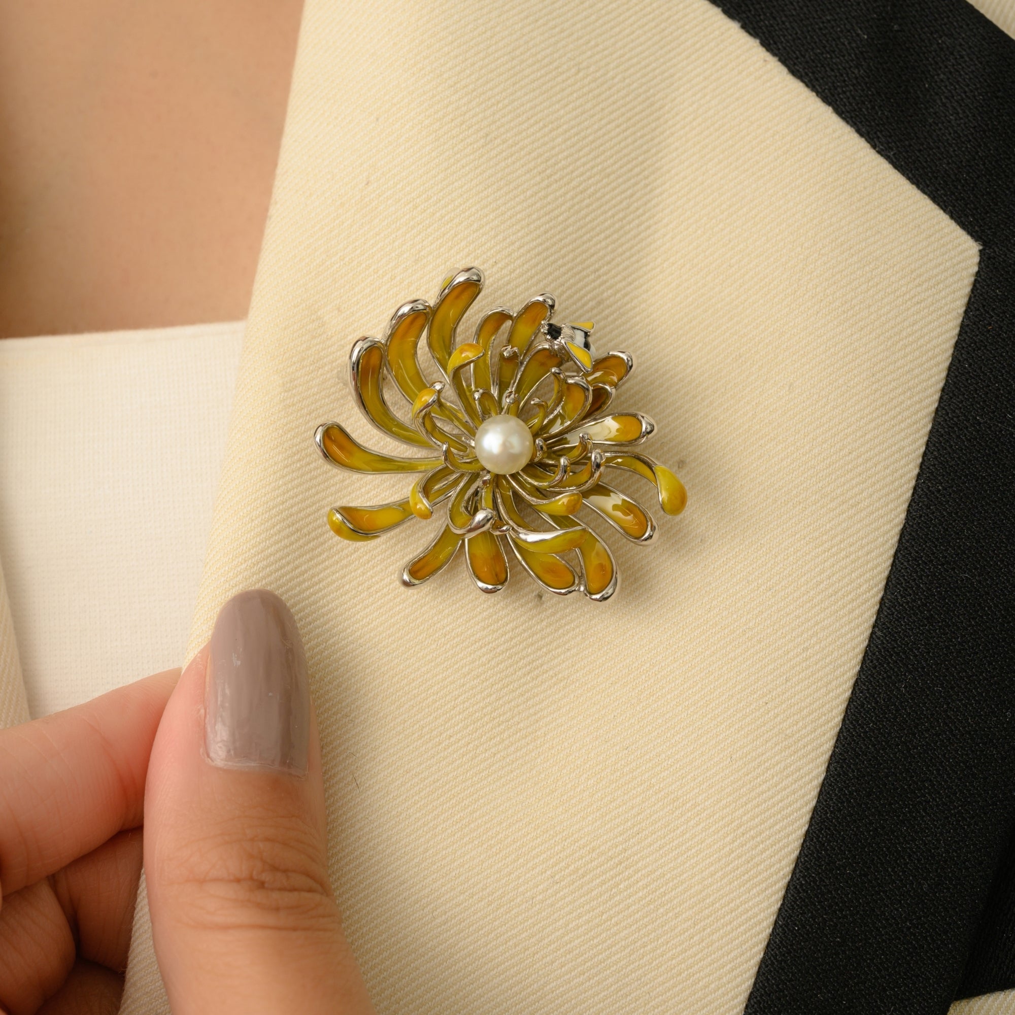 White Gold Yellow Flower Pearl Brooch in 925 Silver