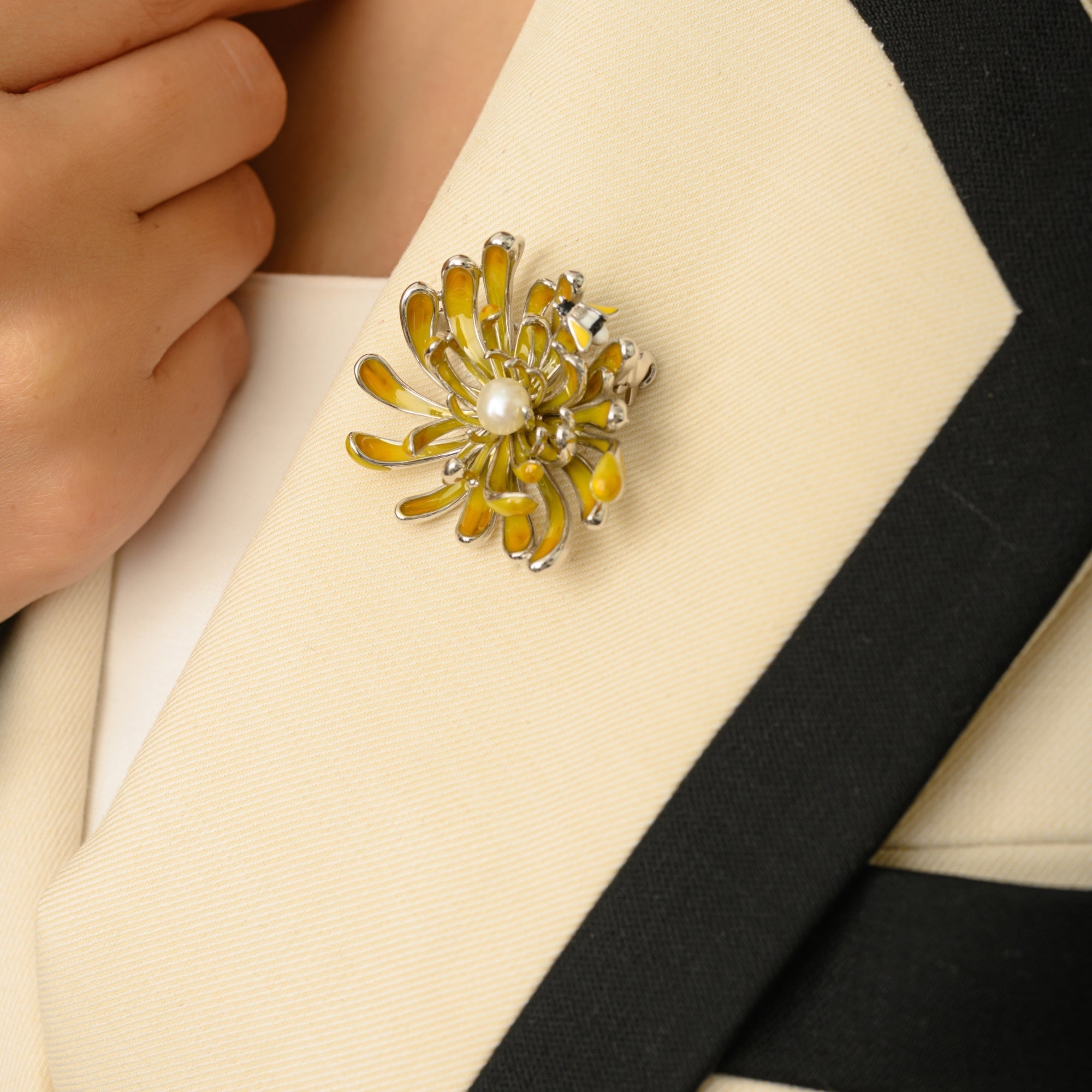 White Gold Yellow Flower Pearl Brooch in 925 Silver