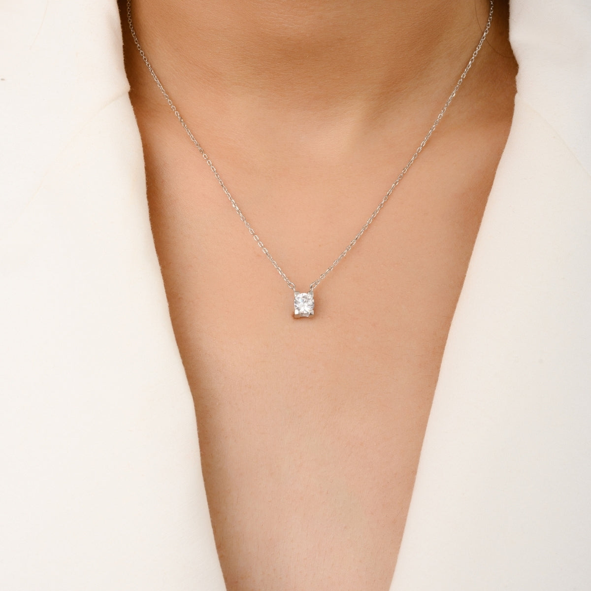 Solitaire diamond Dainty Necklace
