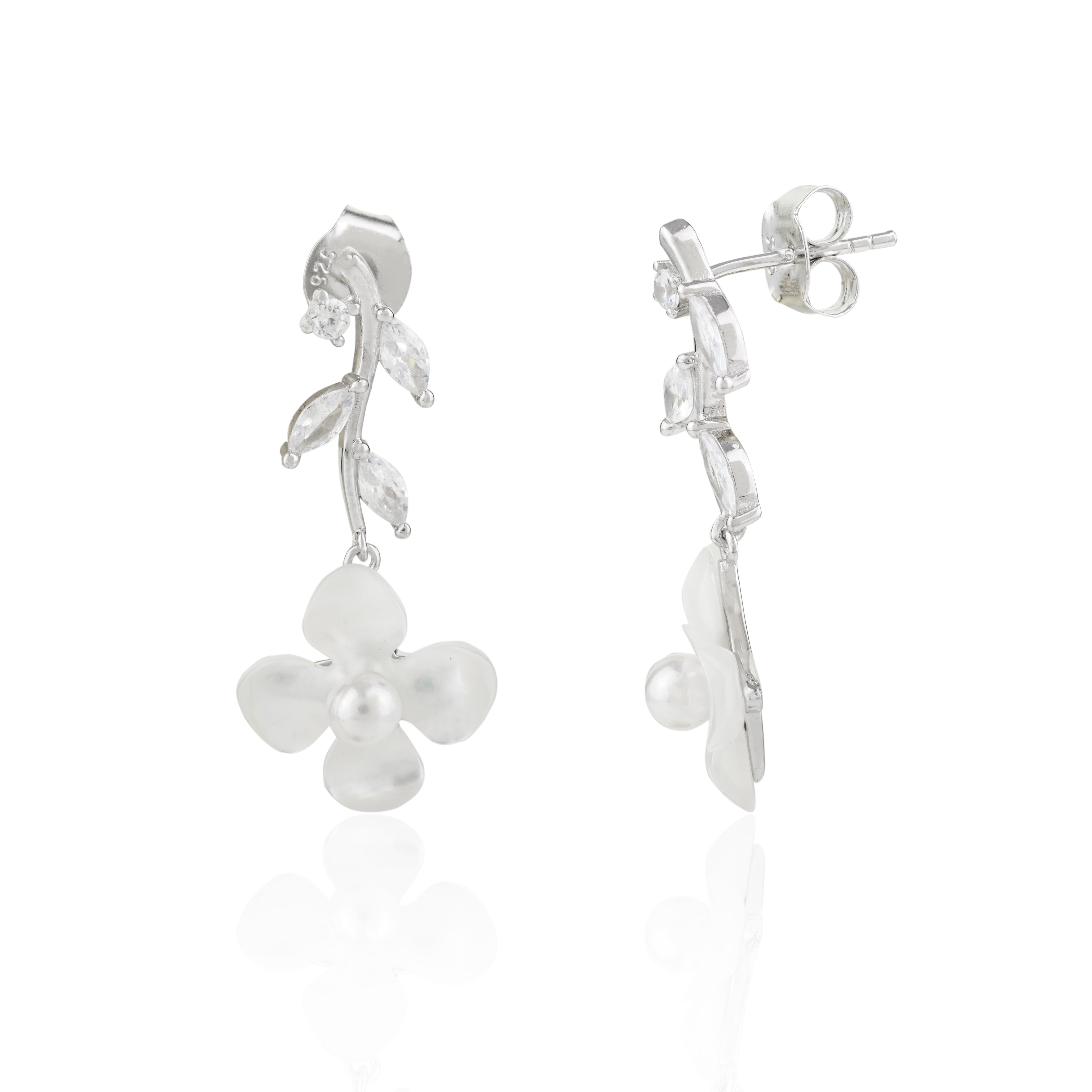 Floral Pearl Necklace with Earrings