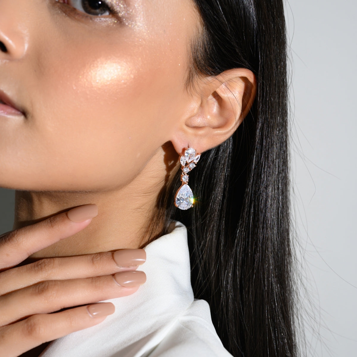 Elegant 925 Silver Tear Drop Earrings in White Gold & Rose Gold Finish