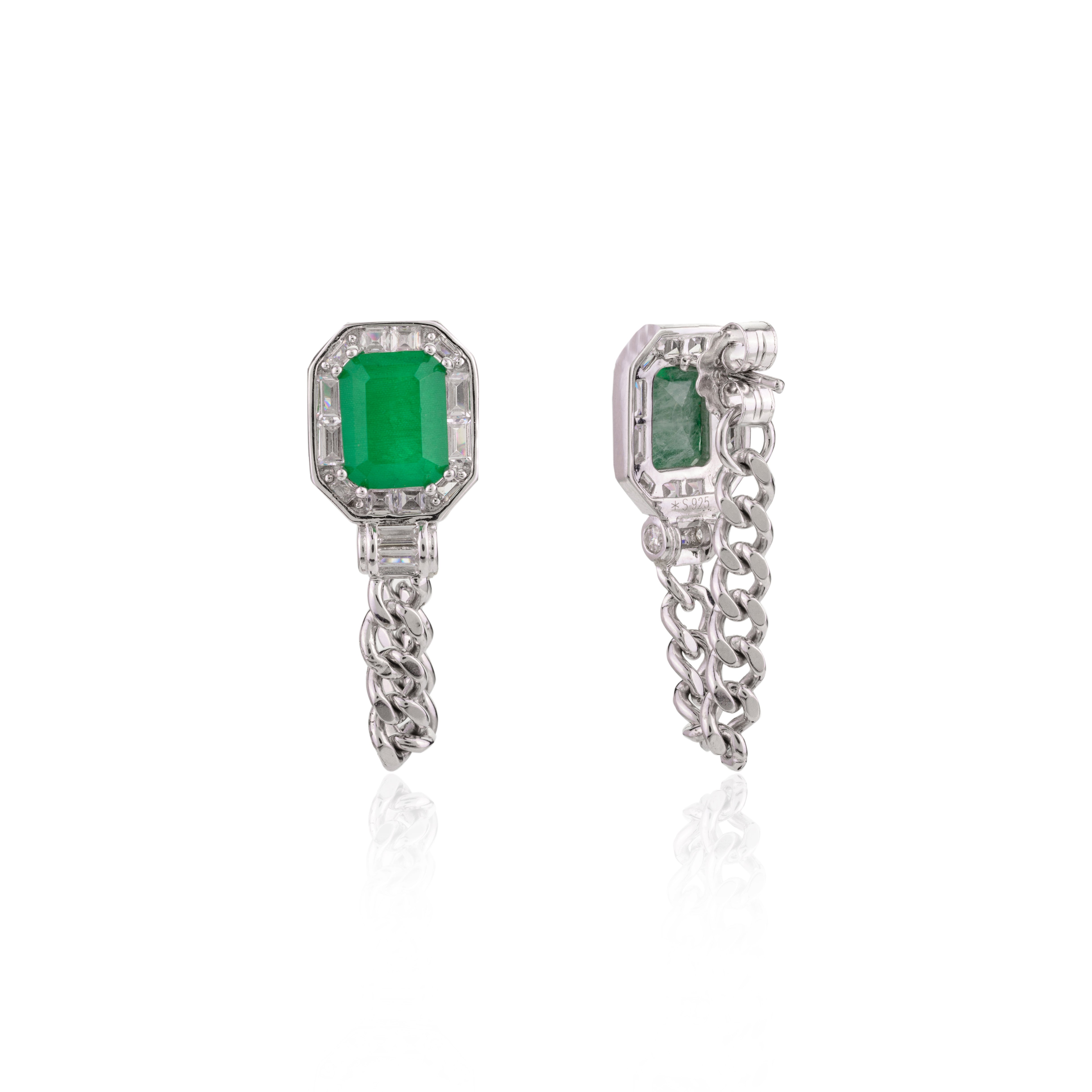 Stylish Emerald Link Stud Earrings in 925 Silver