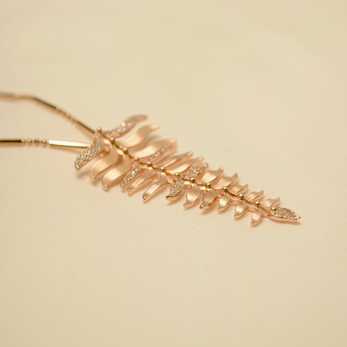 Stylish Rose Gold Leaf Pattern Pendant Charm with Earrings