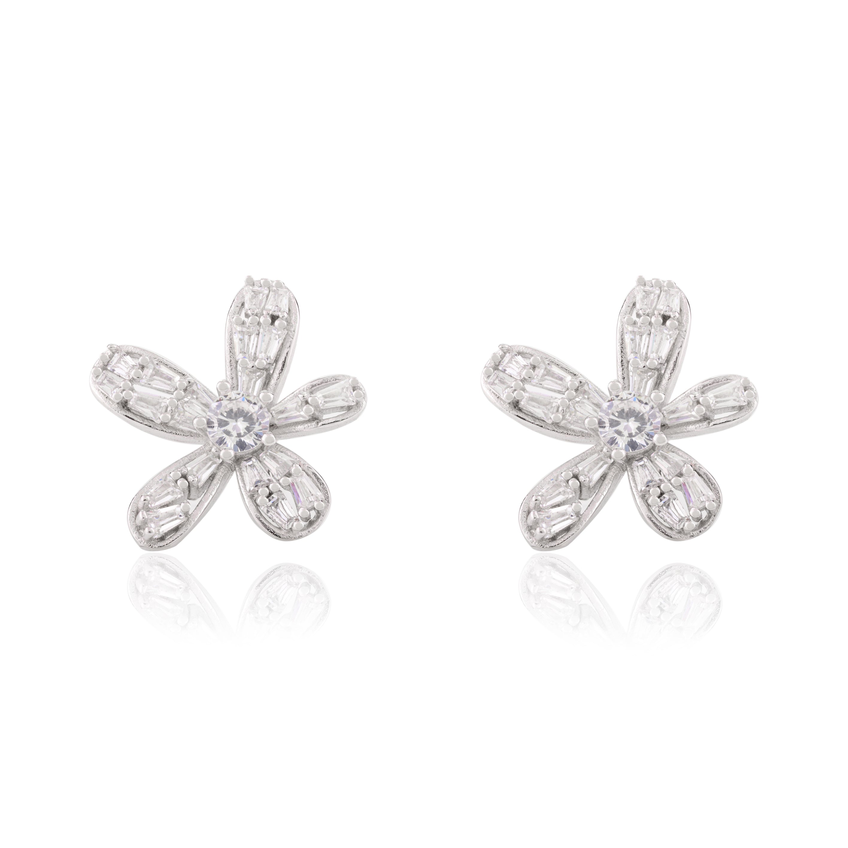 925 Silver CZ Diamonds Flower Stud Earrings