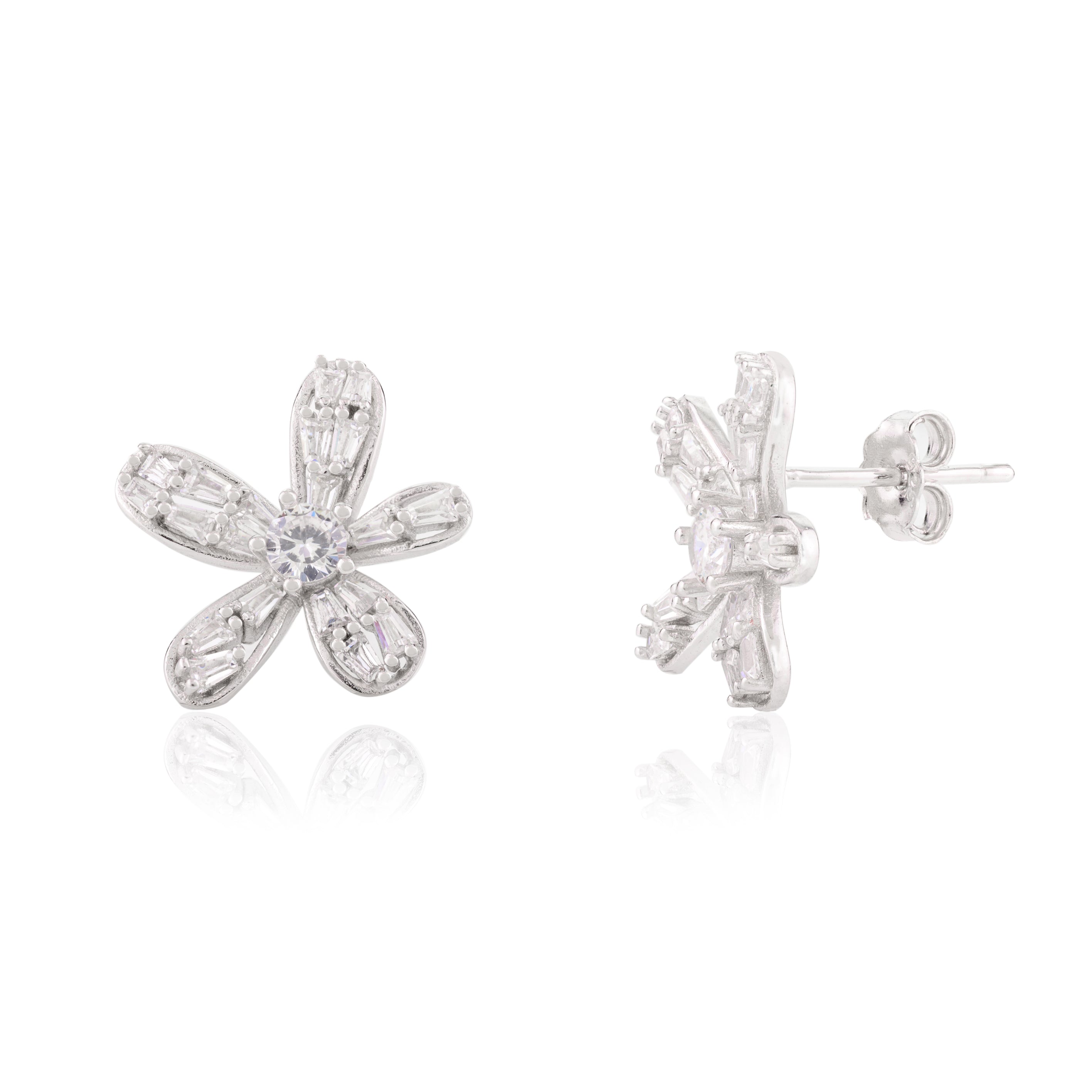 925 Silver CZ Diamonds Flower Stud Earrings