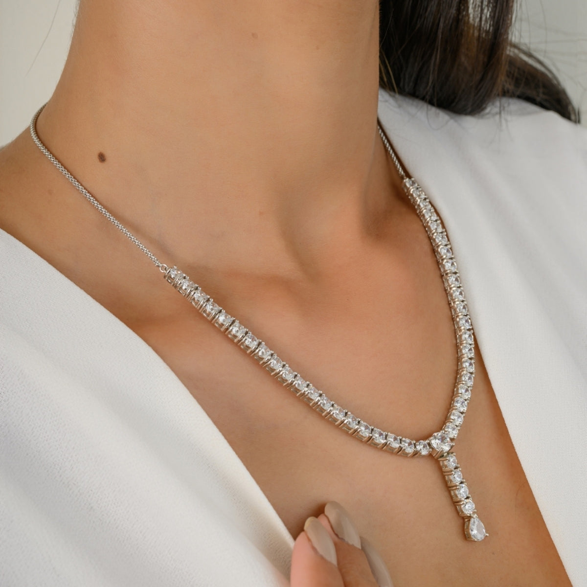 Elegant Y Shape Pattern White Gold Cz Diamond Necklace