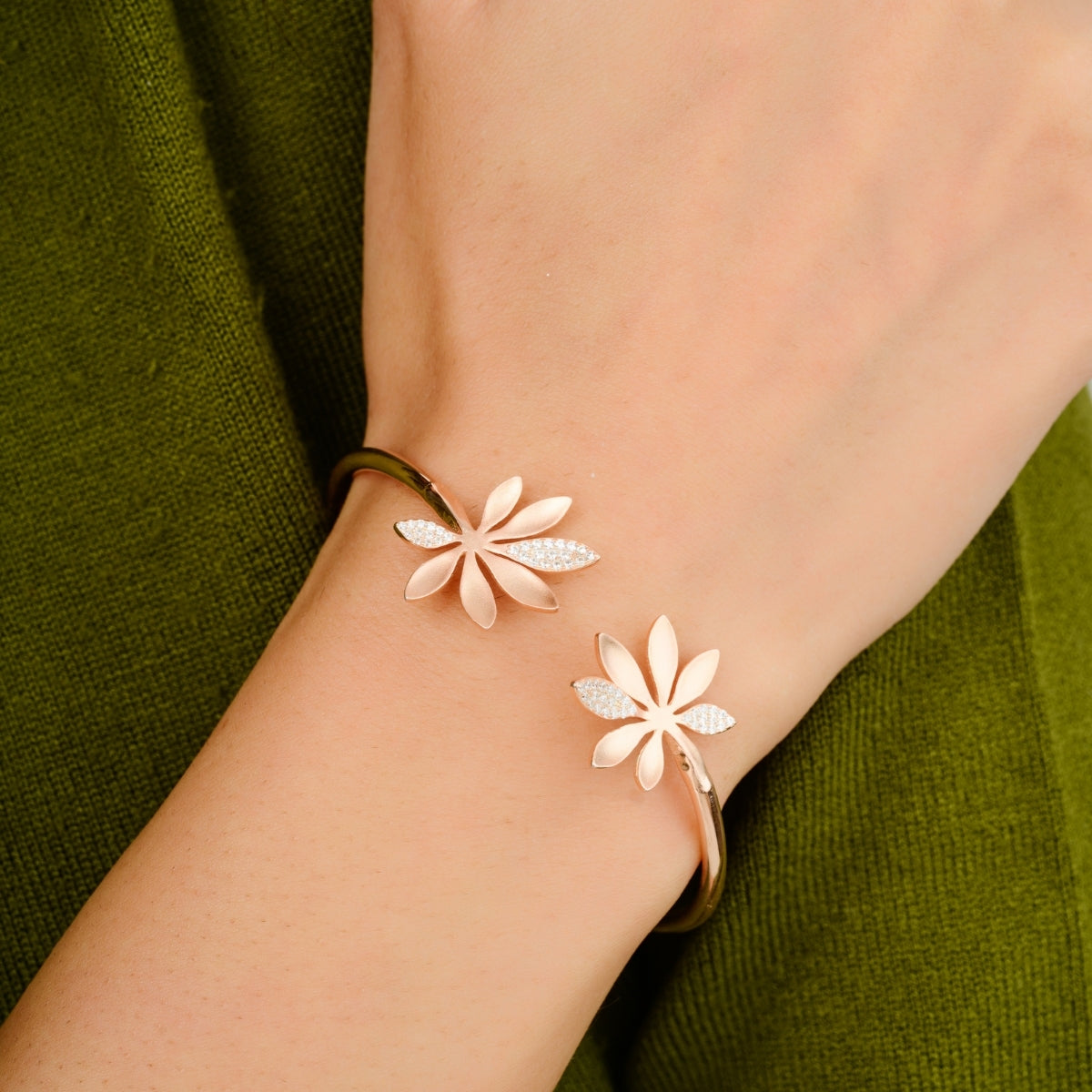 Delicate Leaf Pattern Open Bangle / Kada for Women