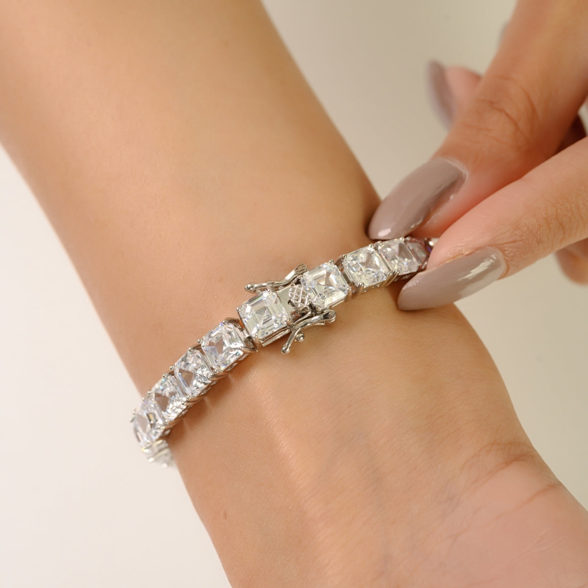 Exquisite Silver Bracelet Featuring Square-Cut CZ Stones