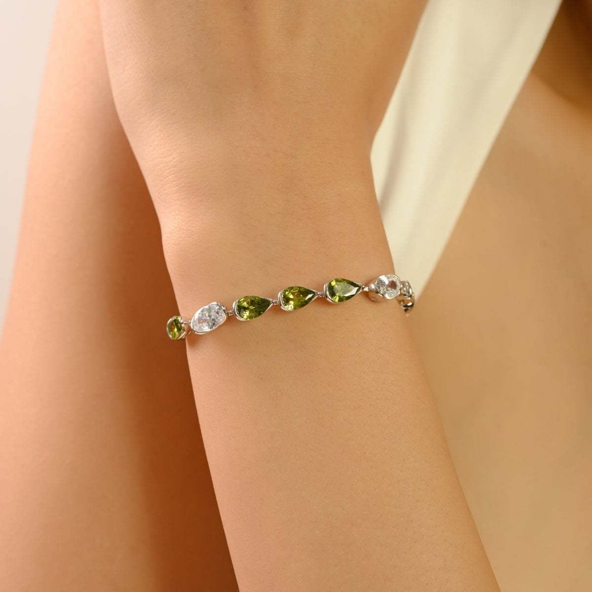 925 Sterling Silver Brilliant Uneven White and Green CZ Tennis Bracelet