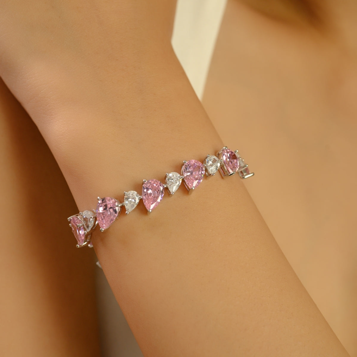 925 Sterling Silver Brilliant Pear Cut White and Pink CZ Tennis Bracelet