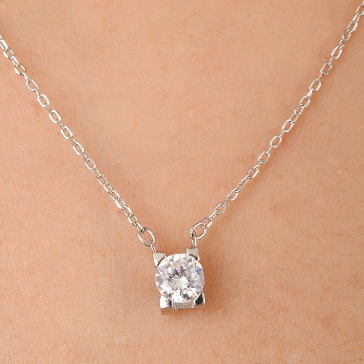 Solitaire diamond Dainty Necklace