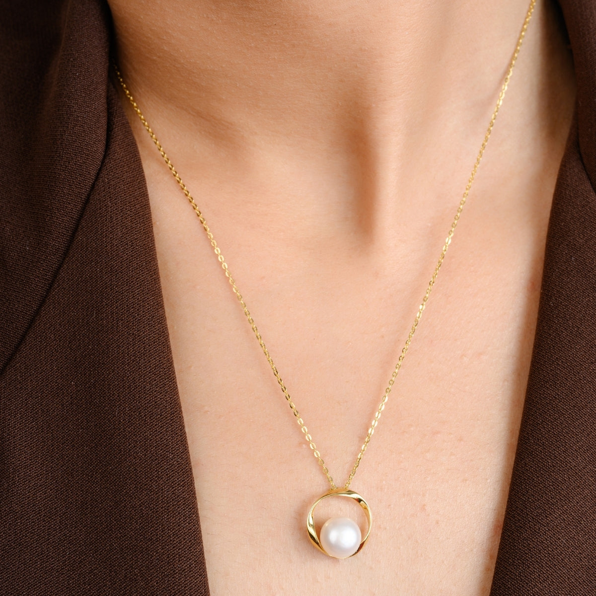 Yellow gold Pearl Necklace