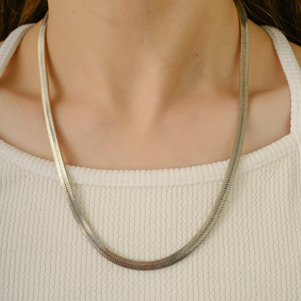 Sleek Silver Herringbone Unisex Necklace with Artisan Clasp